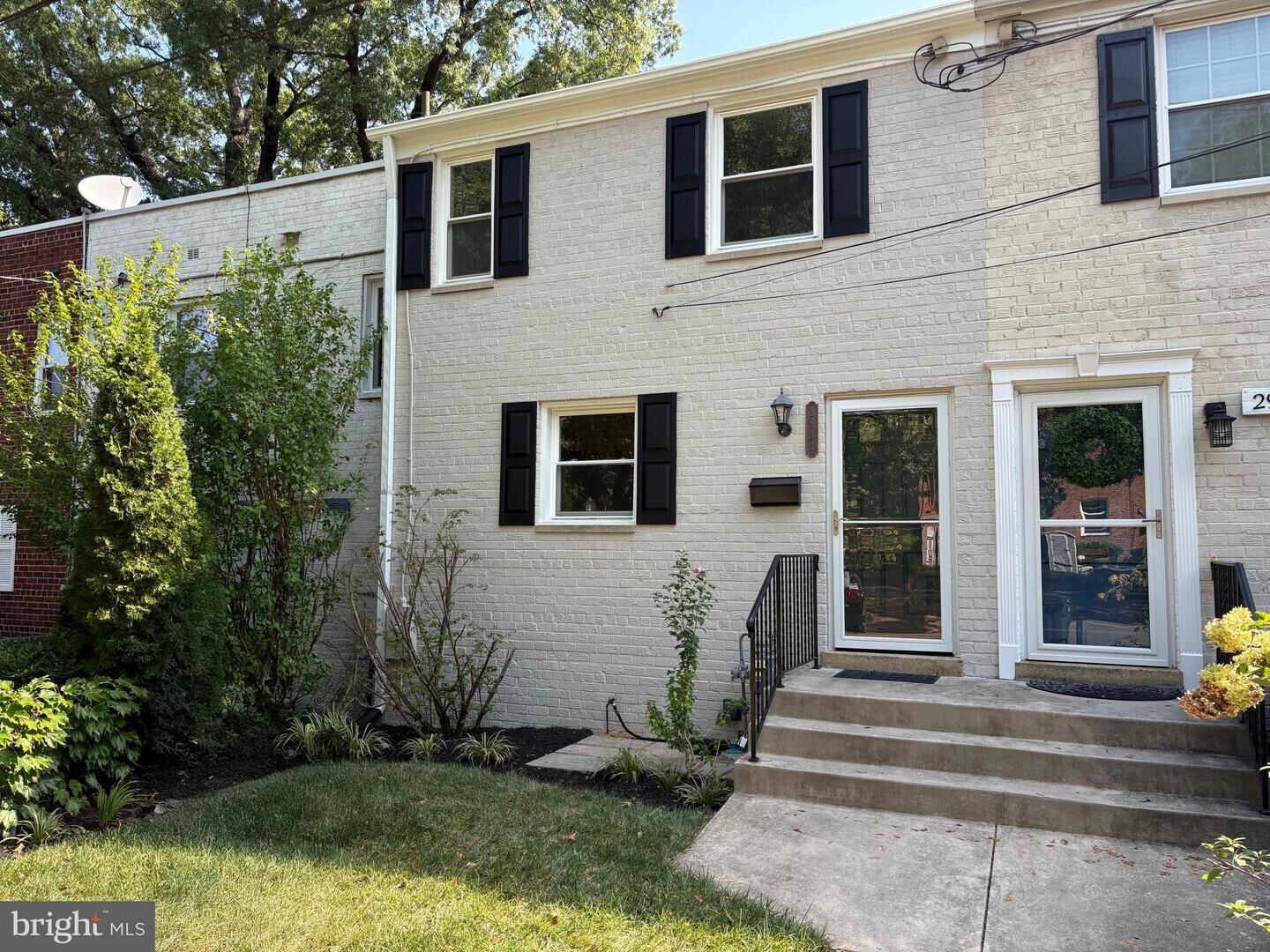 Property Photo:  2933 Landover Street  VA 22305 