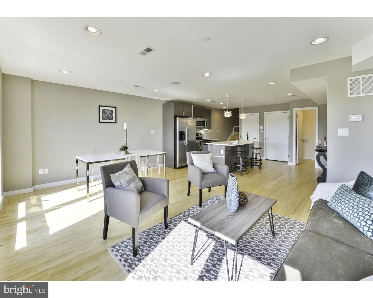Property Photo:  727 N 20th Street 3  PA 19130 