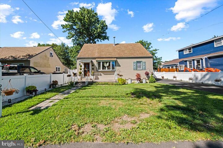 Property Photo:  932 Wyoming Avenue  PA 19021