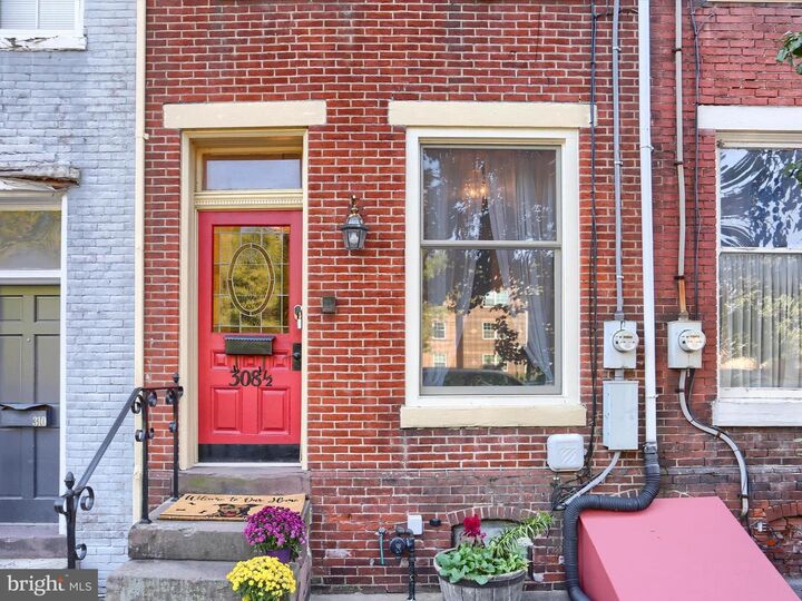 Property Photo:  308 S 2nd Street 1/2  PA 17104 