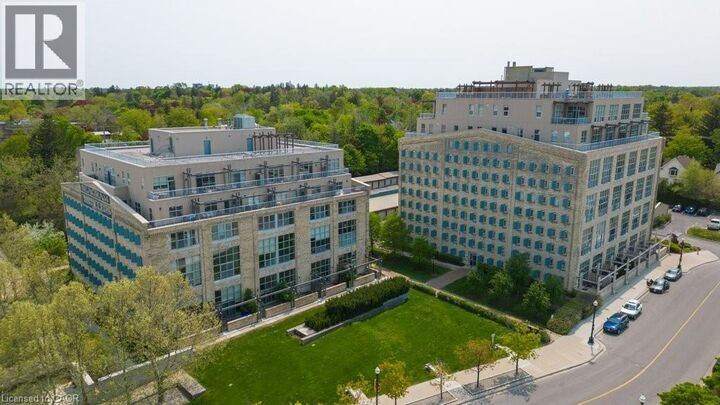 Property Photo:  5 Father David Bauer Drive 408  ON N2L 6M2