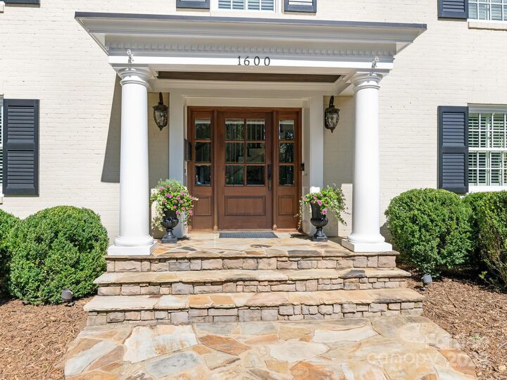 Property Photo:  1600 S Wendover Road  NC 28211 