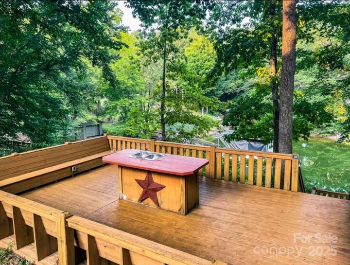 Property Photo:  555 Laurel Cove Road  NC 28677 