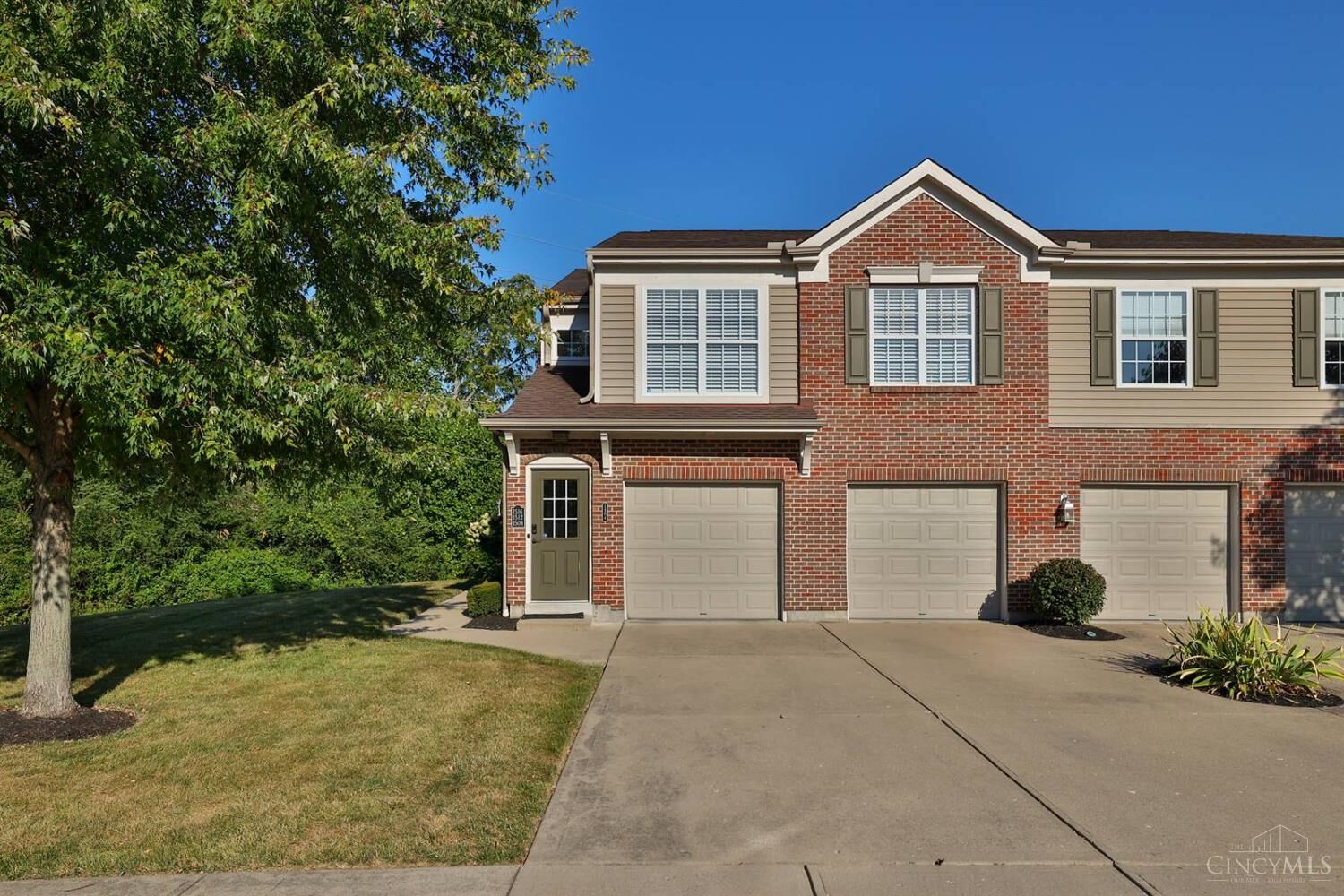 Property Photo: 1504 Shadowood Trail OH 45039