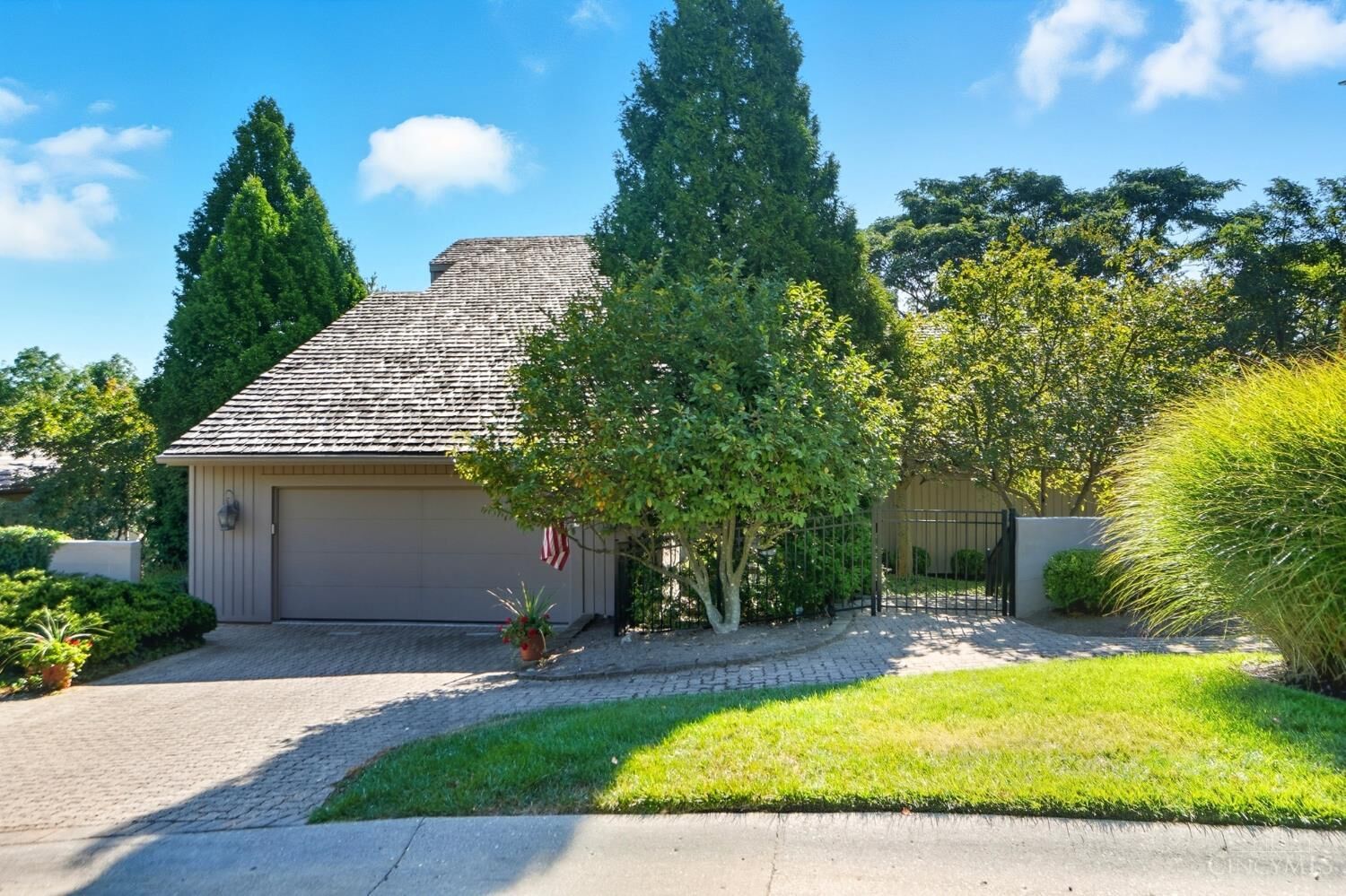 Property Photo:  690 Reisling Knoll  OH 45226 