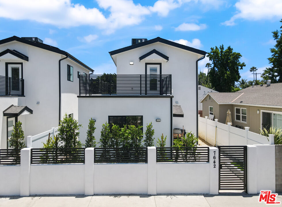 Property Photo:  7642 Orion St  CA 91406 