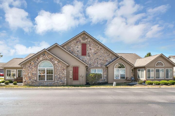 Property Photo:  206 Kristen W Way  OH 43056 