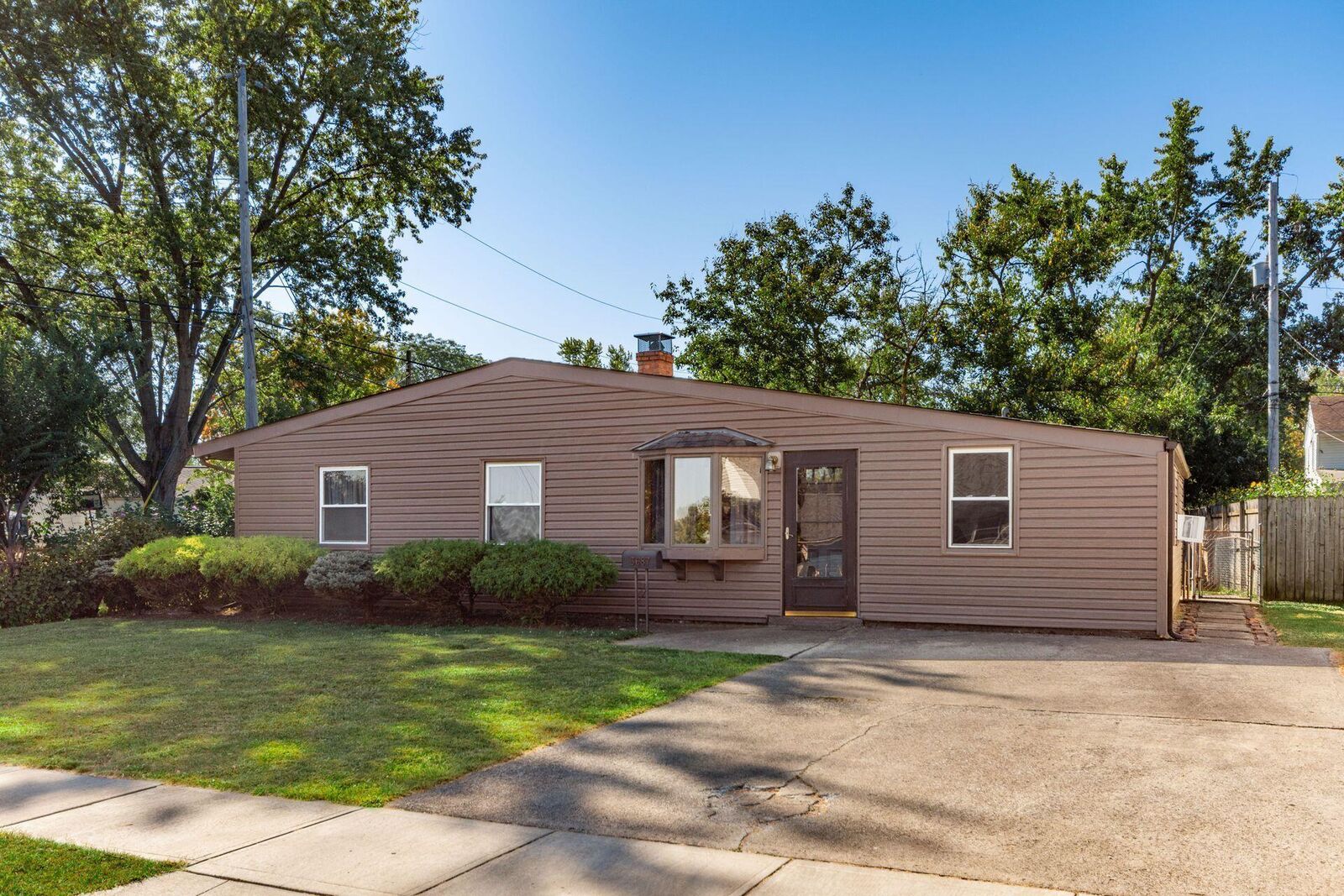Property Photo: 3687 Homecomer Drive OH 43123