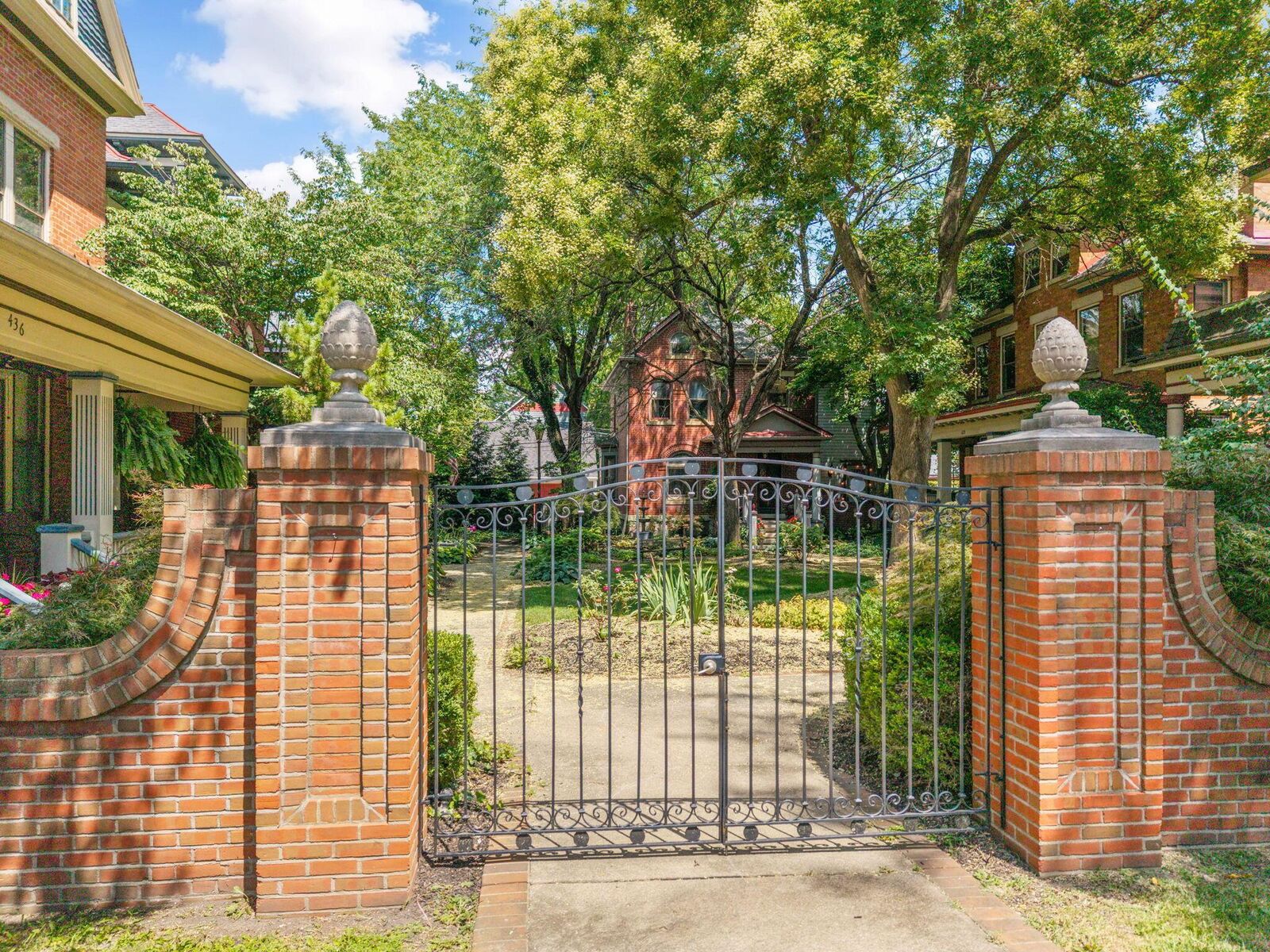 Property Photo:  424 W 5th Avenue  OH 43201