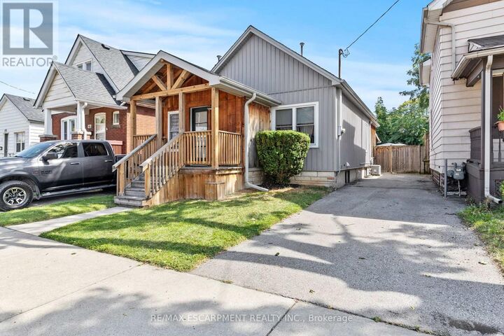 Photo de la propriété: 42 Garside Avenue North ON L8H 4W2