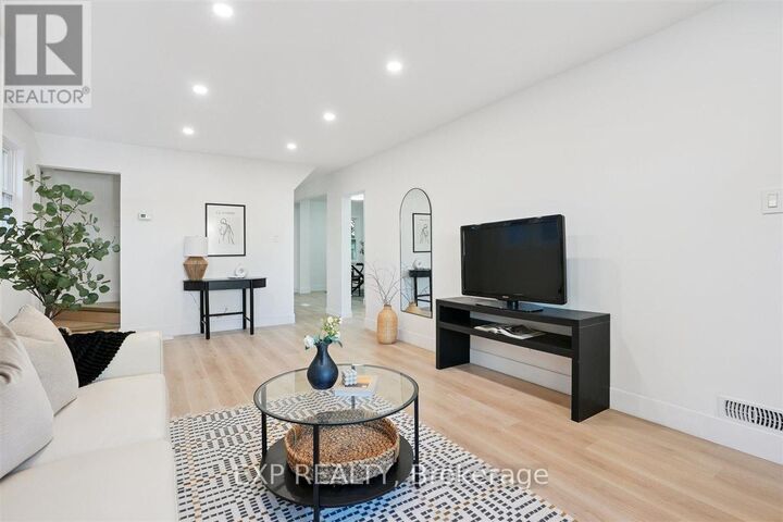 Photo de la propriété:  41 Cameron Avenue South  ON L8K 2X1 