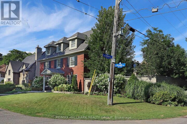 Property Photo: 525 Piccadilly Avenue ON K1Y 0H7