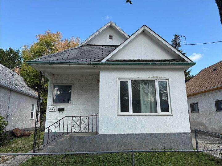 Property Photo: 341 Burrows Avenue MB R2W 1Z7