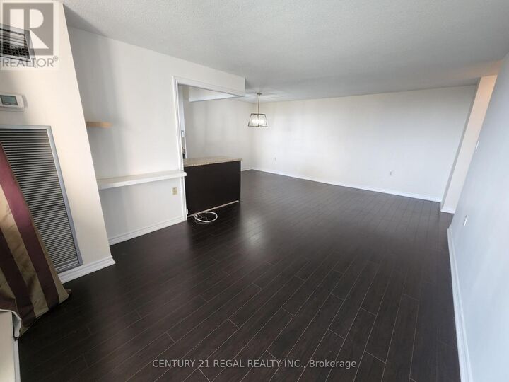 Property Photo:  18 Knightsbridge Road 1510  ON L6T 3X5 