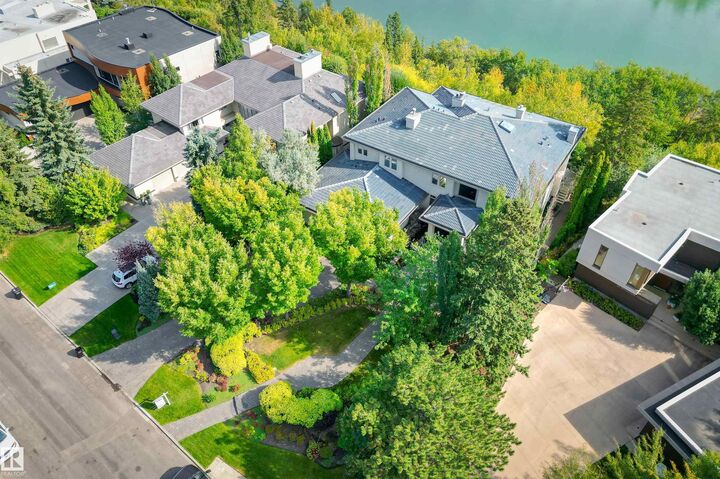 Property Photo:  28 Riverside Crescent NW  AB T5N 3M5 