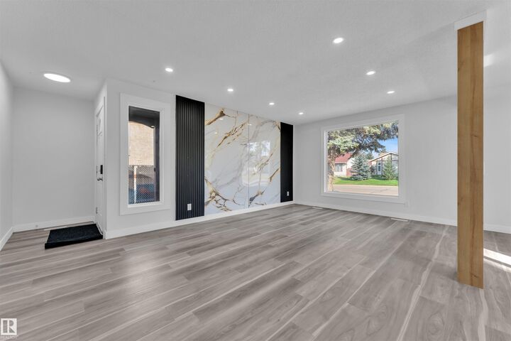 Property Photo:  1758 37 Street NW  AB T6L 2R3 