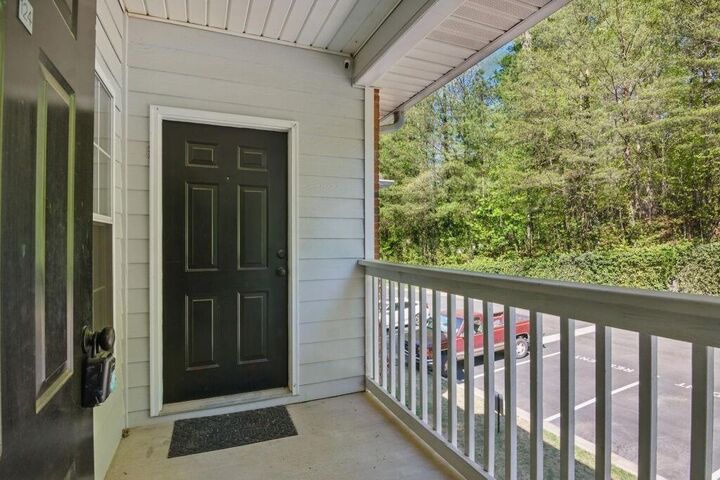 Property Photo: 124 Streamside Drive 24 GA 30076