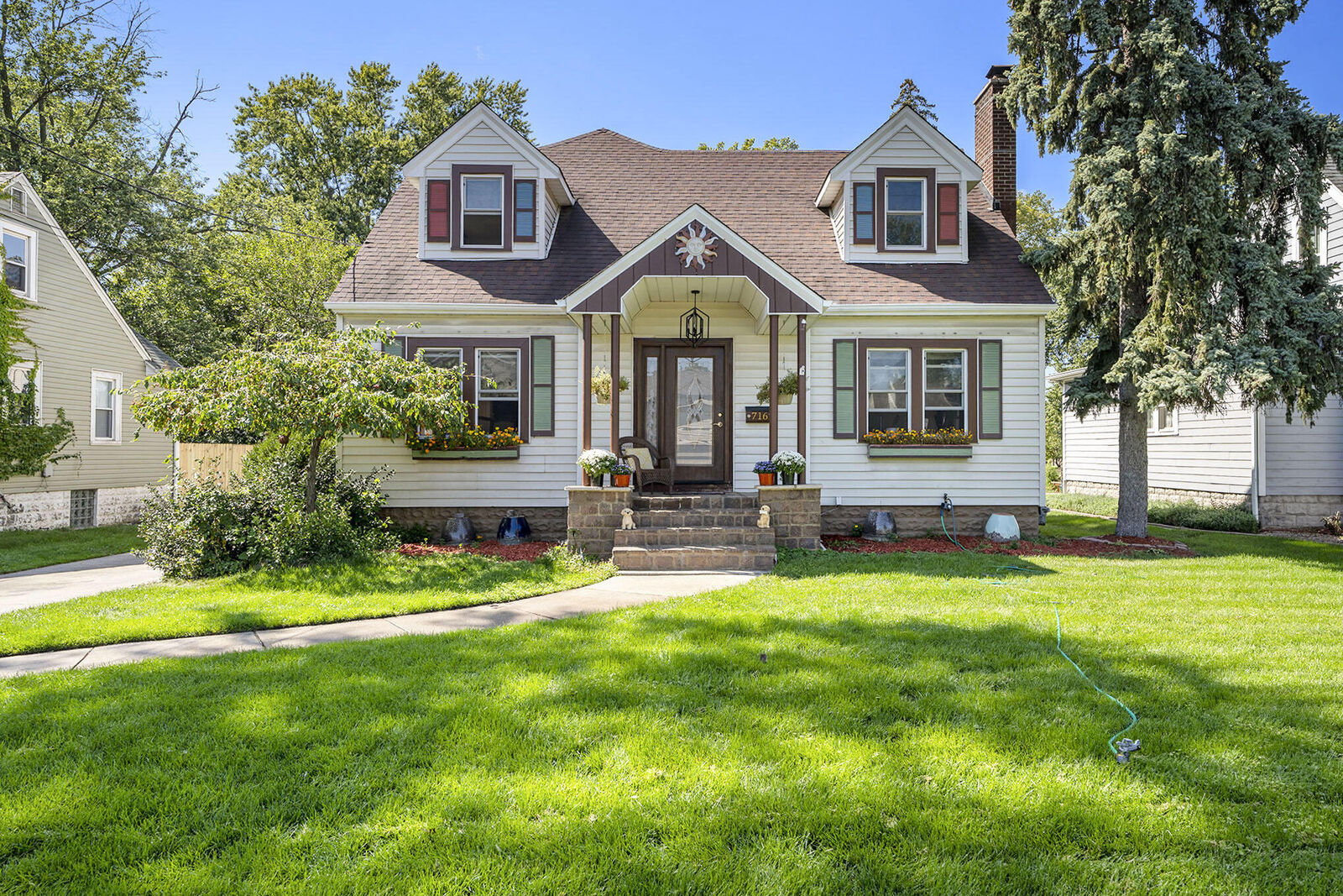 Property Photo: 716 N Broad Street IN 46319