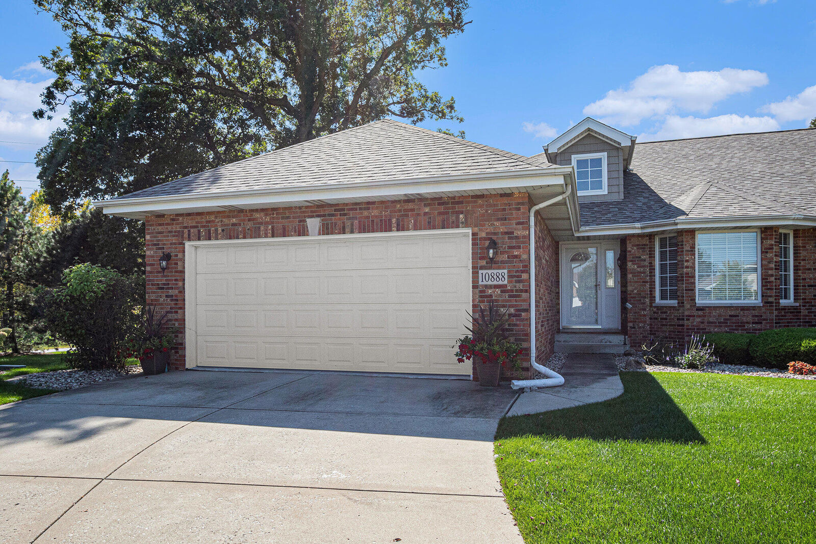 Property Photo:  10888 Wachter Court  IN 46373 