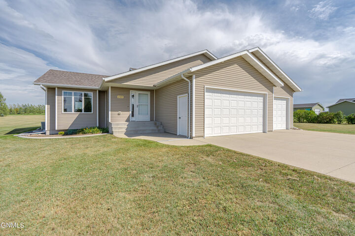 6923 Derek Drive  Bismarck ND 58504 photo