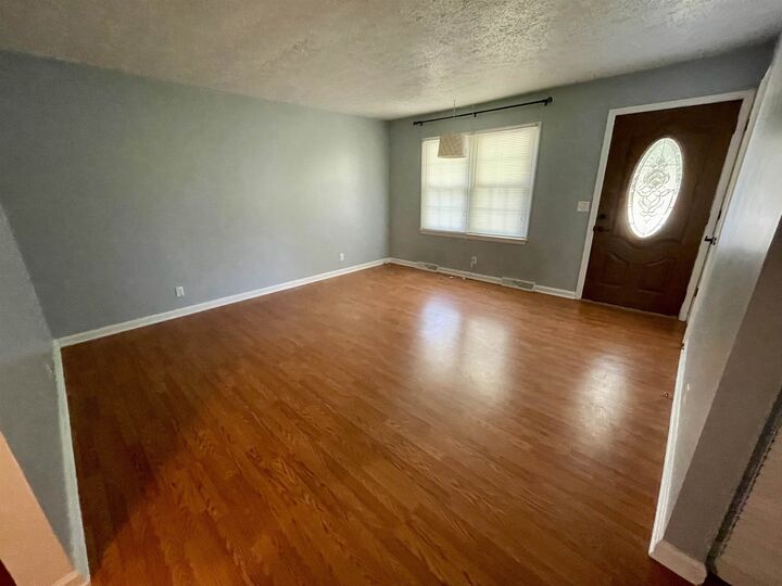 Property Photo: 304 Valley View Dr KY 42320