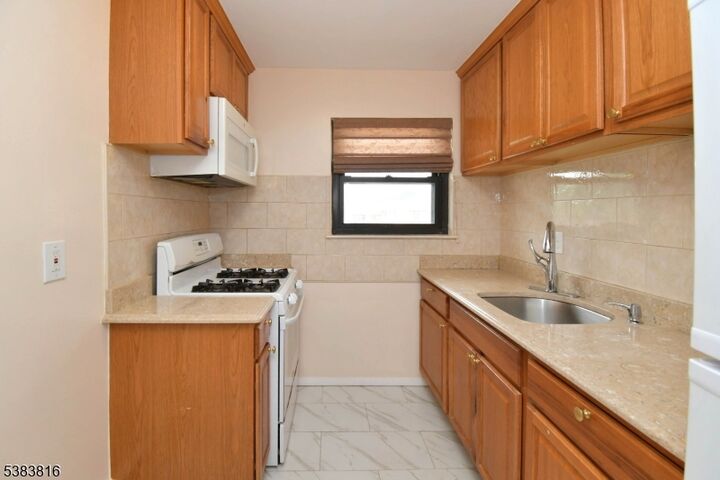 Property Photo:  401 Highway22 Unit 10F  NJ 07060 