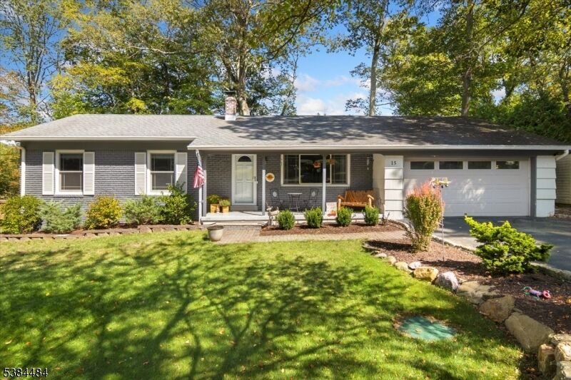 Property Photo:  15 Upper High Crest Dr  NJ 07480 