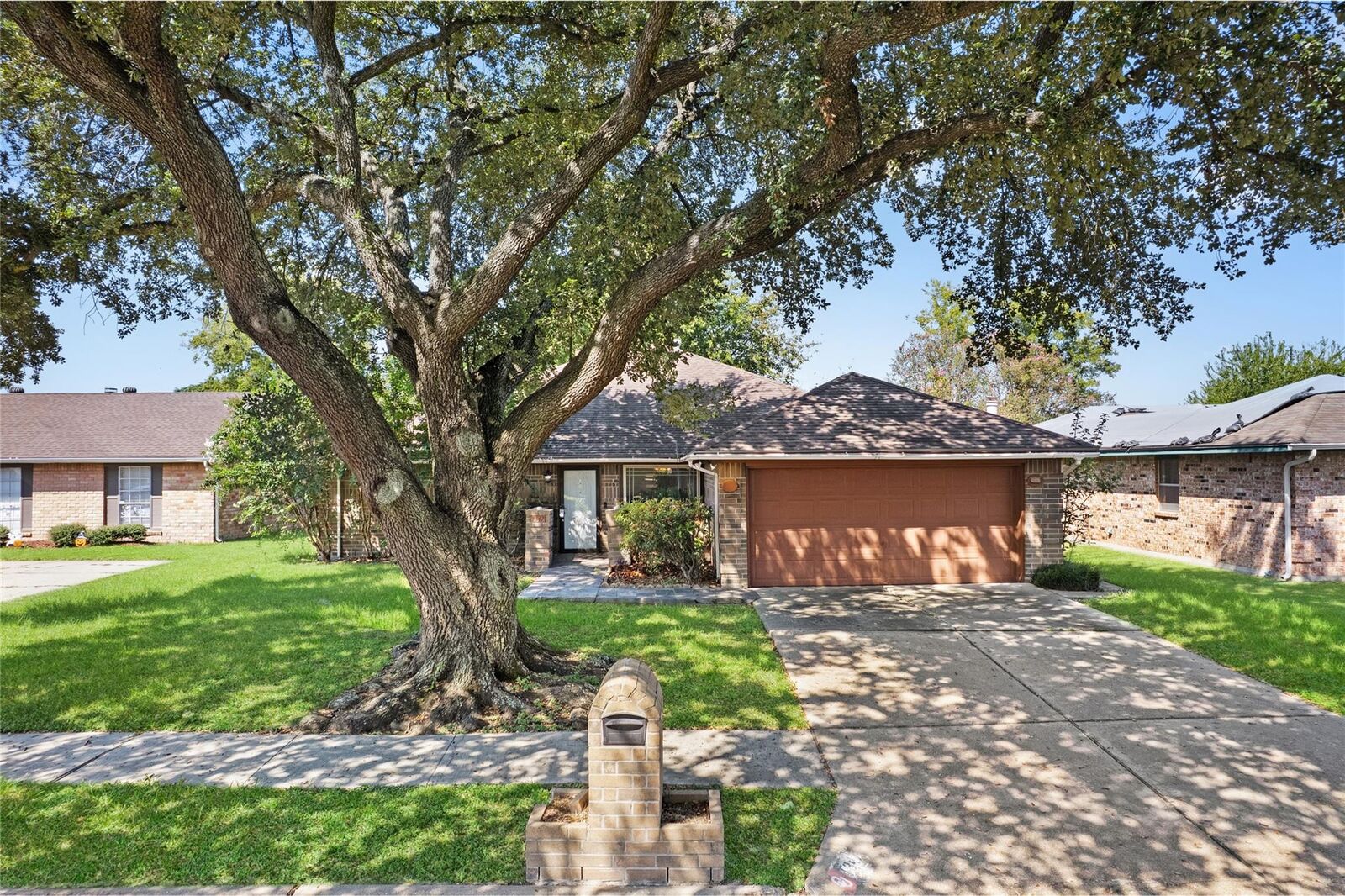 Property Photo:  1347 Goswell Lane  TX 77530 