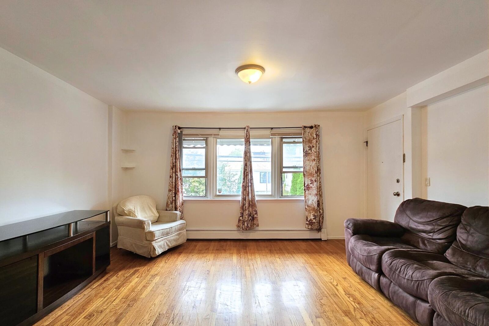 Property Photo:  41 Alan Terrace 1  NJ 07306 