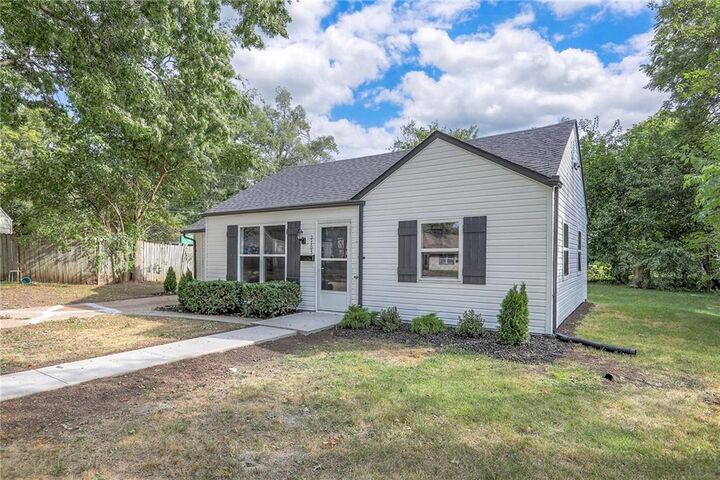 Property Photo:  2705 S 51st Court  KS 66106 