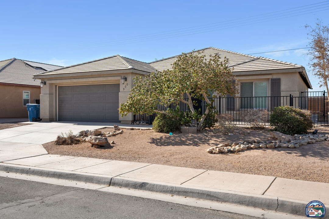 Property Photo:  900   Fieldbrook Ct  CA 92251 