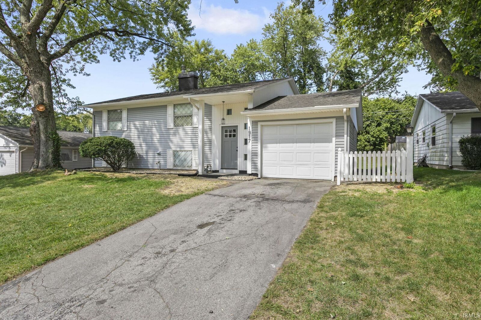 Property Photo:  1917 Piedmont Way  IN 46614-2236 