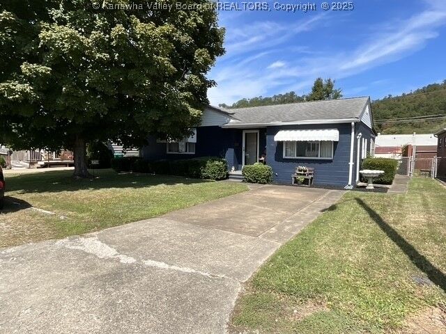 Property Photo: 1450 Sattes Circle WV 25143