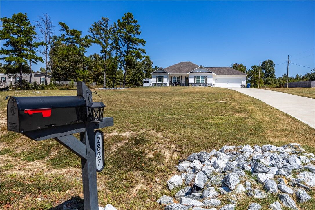 Property Photo:  2827 Lee Road 40  AL 36874 