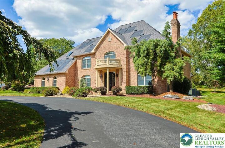 Property Photo:  3685 Manor Road  PA 18020 