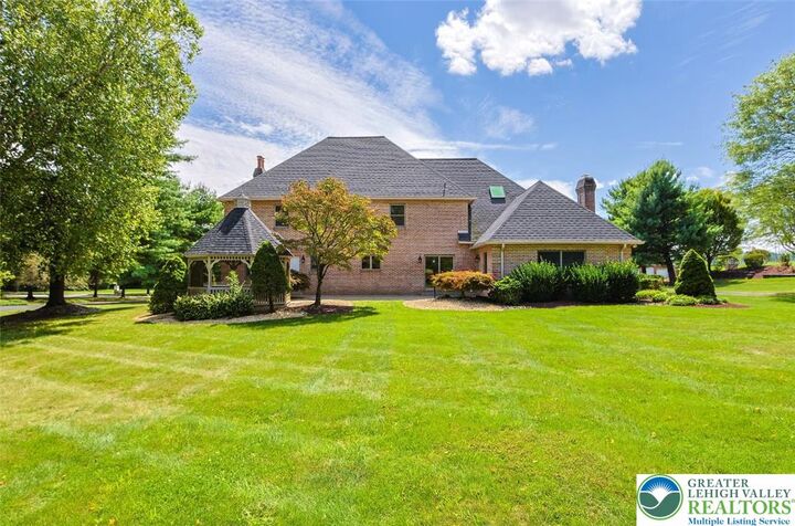 Property Photo:  3685 Manor Road  PA 18020
