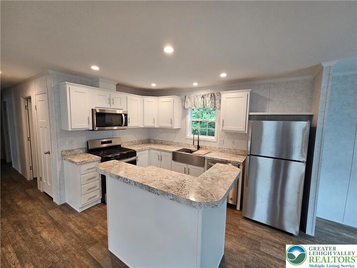 Property Photo:  465 Royal Manor Road Lot 4  PA 18042 