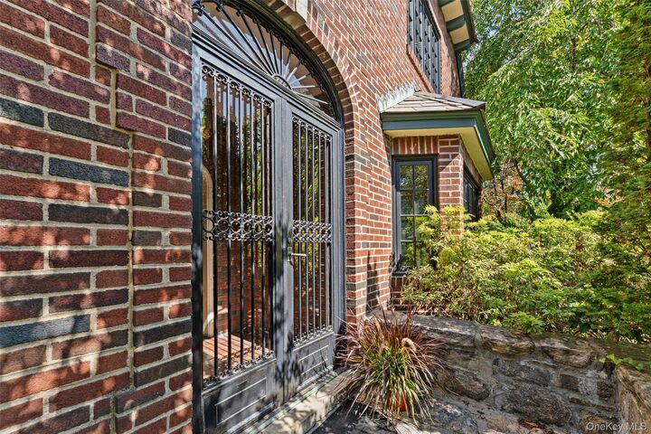 Property Photo: 66 Rossmore Avenue NY 10708