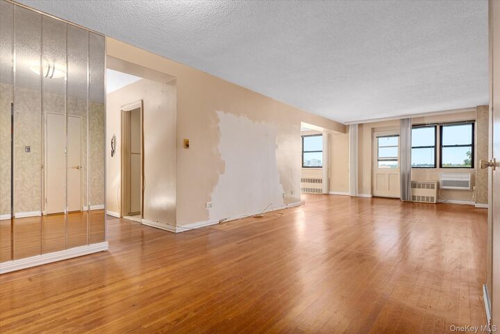 Property Photo:  84-09 155th Avenue 5C  NY 11414