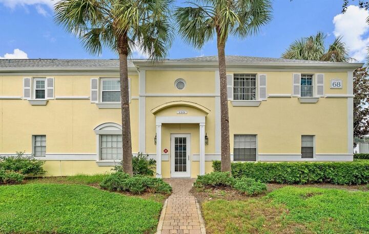 Property Photo: 105 Pompano Drive SE C FL 33705