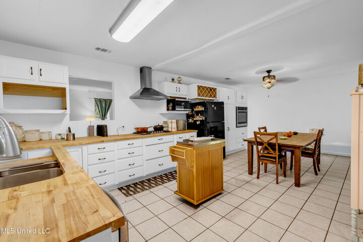 Property Photo:  511 Sharp Boulevard  MS 39503 