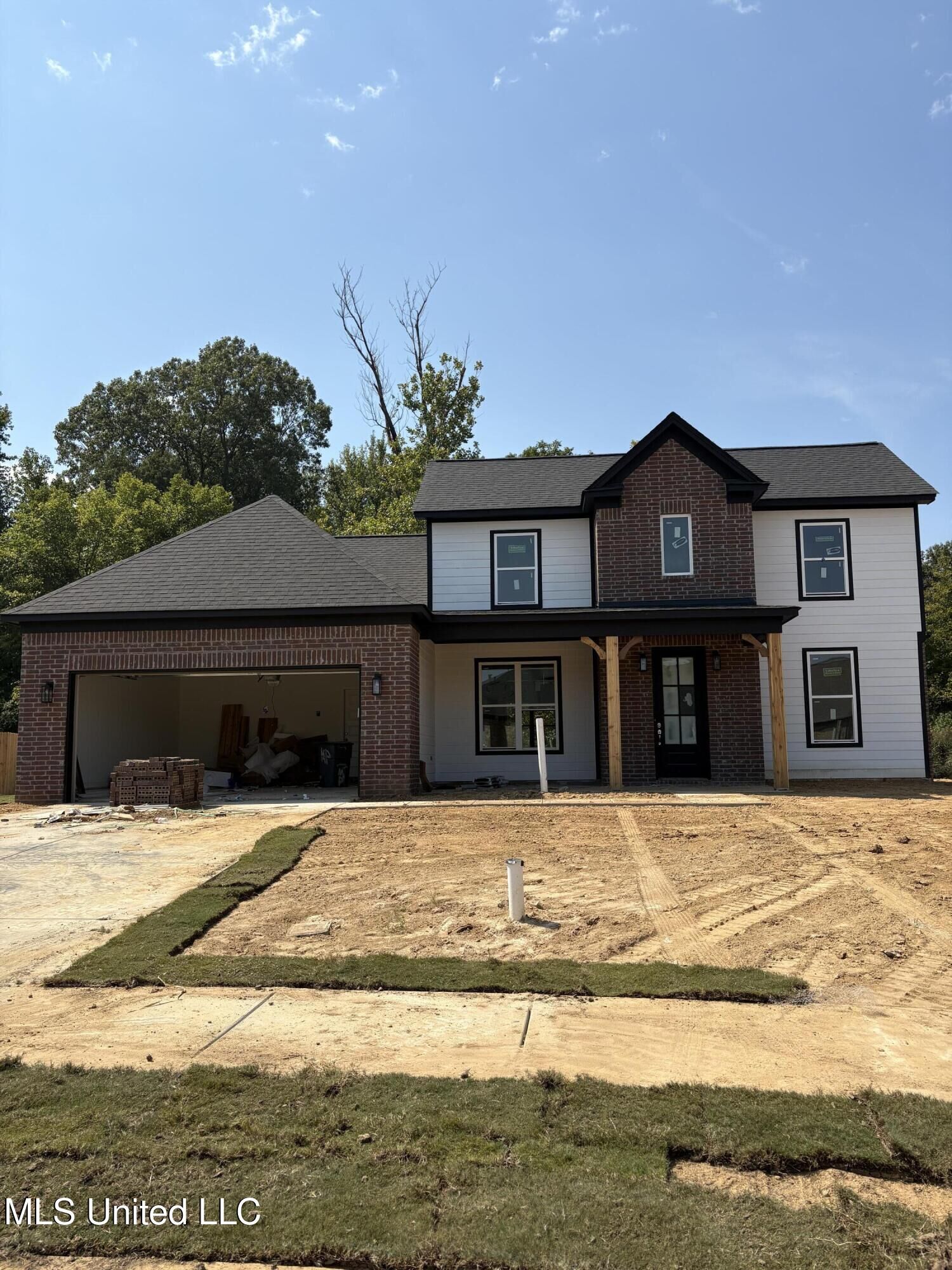 Property Photo: 10199 March Meadows Way MS 38654