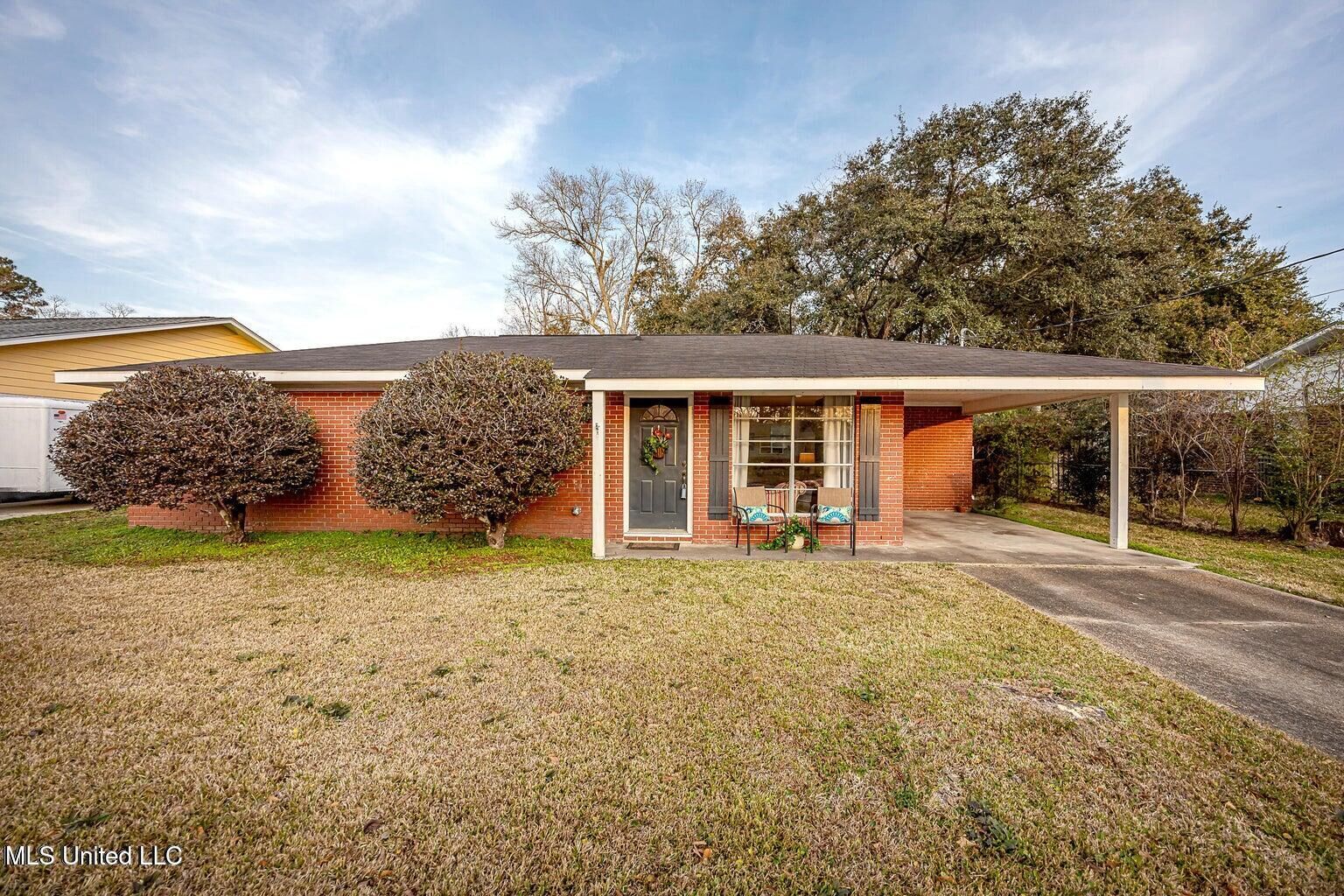 Property Photo:  407 Holly Street  MS 39564 