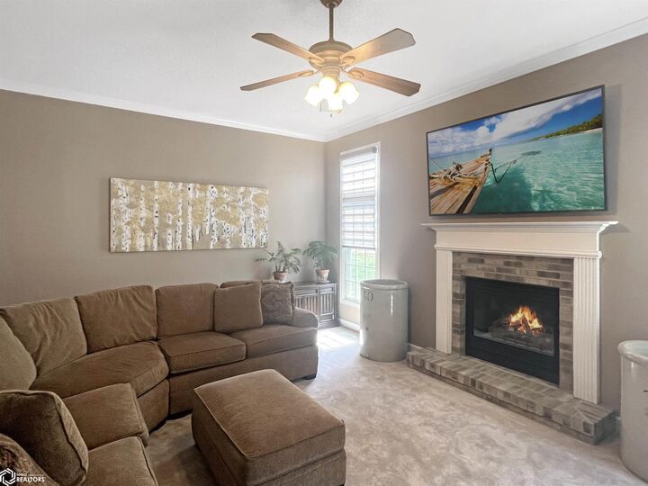 Property Photo:  2009 Briardale Drive  IA 50126 