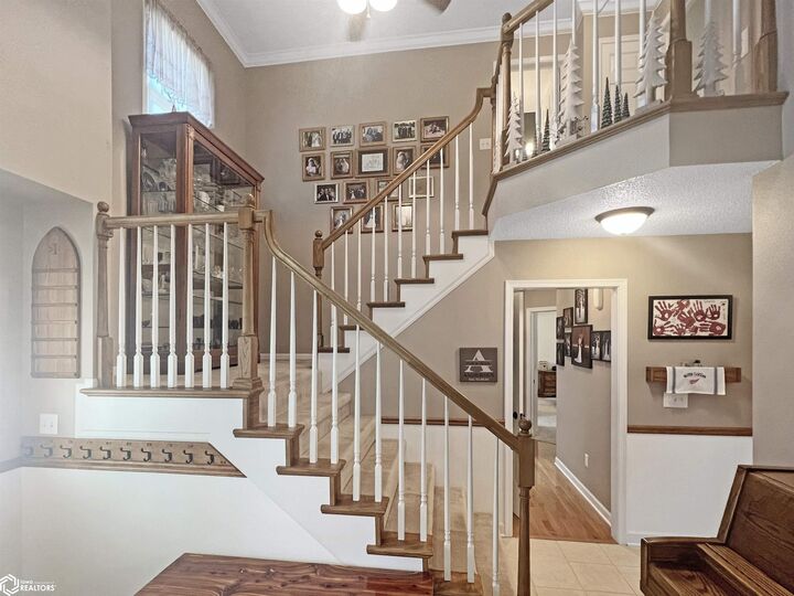 Property Photo:  2009 Briardale Drive  IA 50126 