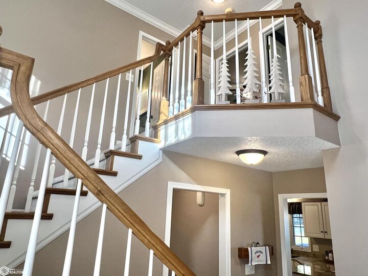 Property Photo:  2009 Briardale Drive  IA 50126