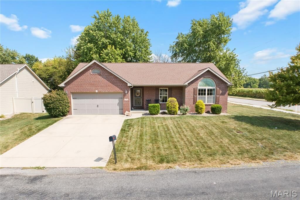 Property Photo: 2106 Williams Street IL 62062