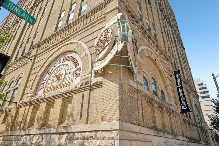 270 E Highland Ave 612  Milwaukee WI 53202 photo