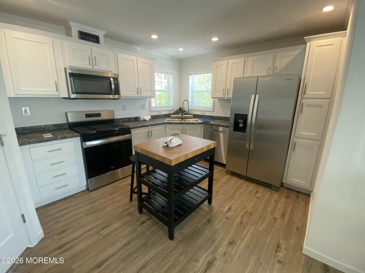 Property Photo:  18 Maple Tree Court  NJ 08050 