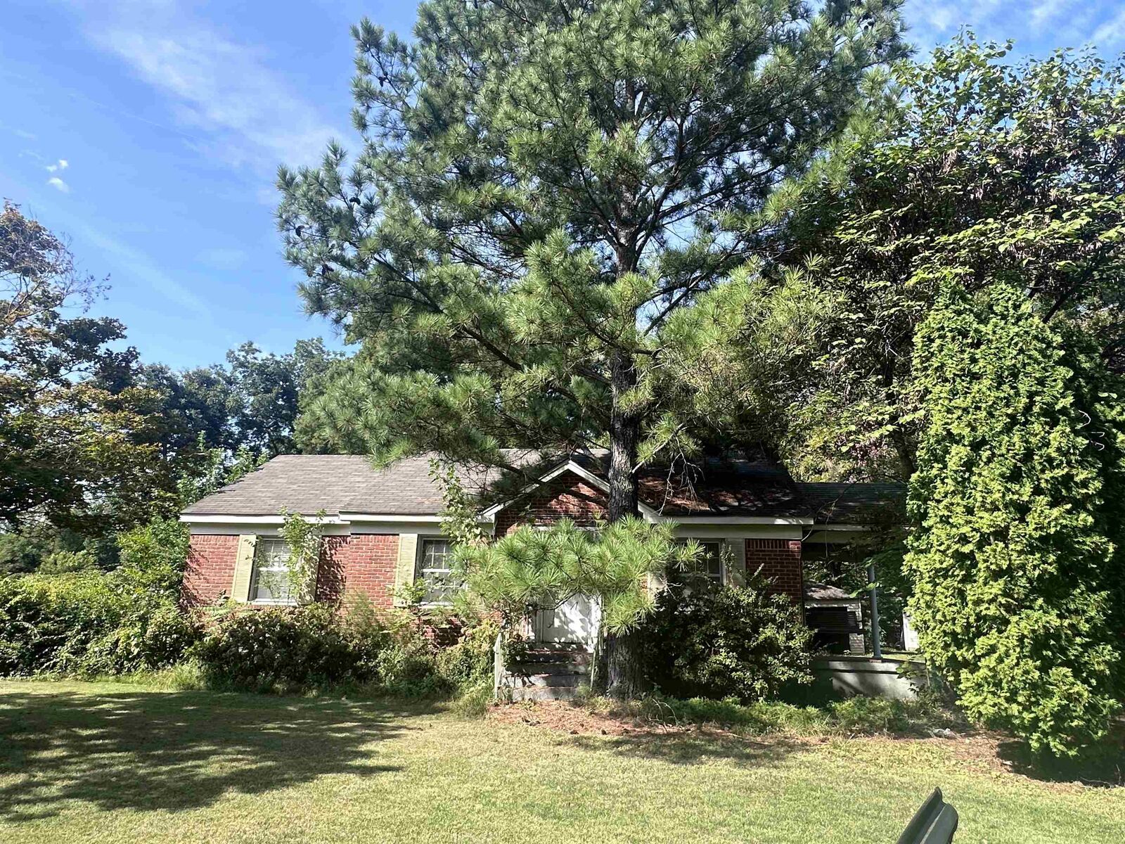 Property Photo: 1209 Vaughn Rd TN 38122